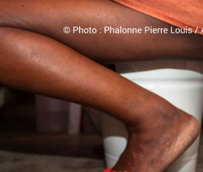 Le bain de vapeur après l'accouchement | Photo : Phalonne Pierre Louis / Ayibopost