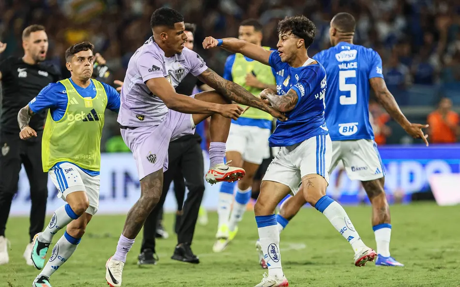 Brésil : une bagarre générale entre Cruzeiro et Atlético Mineiro se termine par un record de 23 cartons rouges | © Photo : Rodney Costa/Zimel Press/Gazeta Press