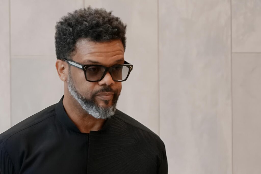 Agression sexuelle : 30 mois de prison réclamés contre Luck Mervil | © Photo : Radio-Canada / François Gagnon