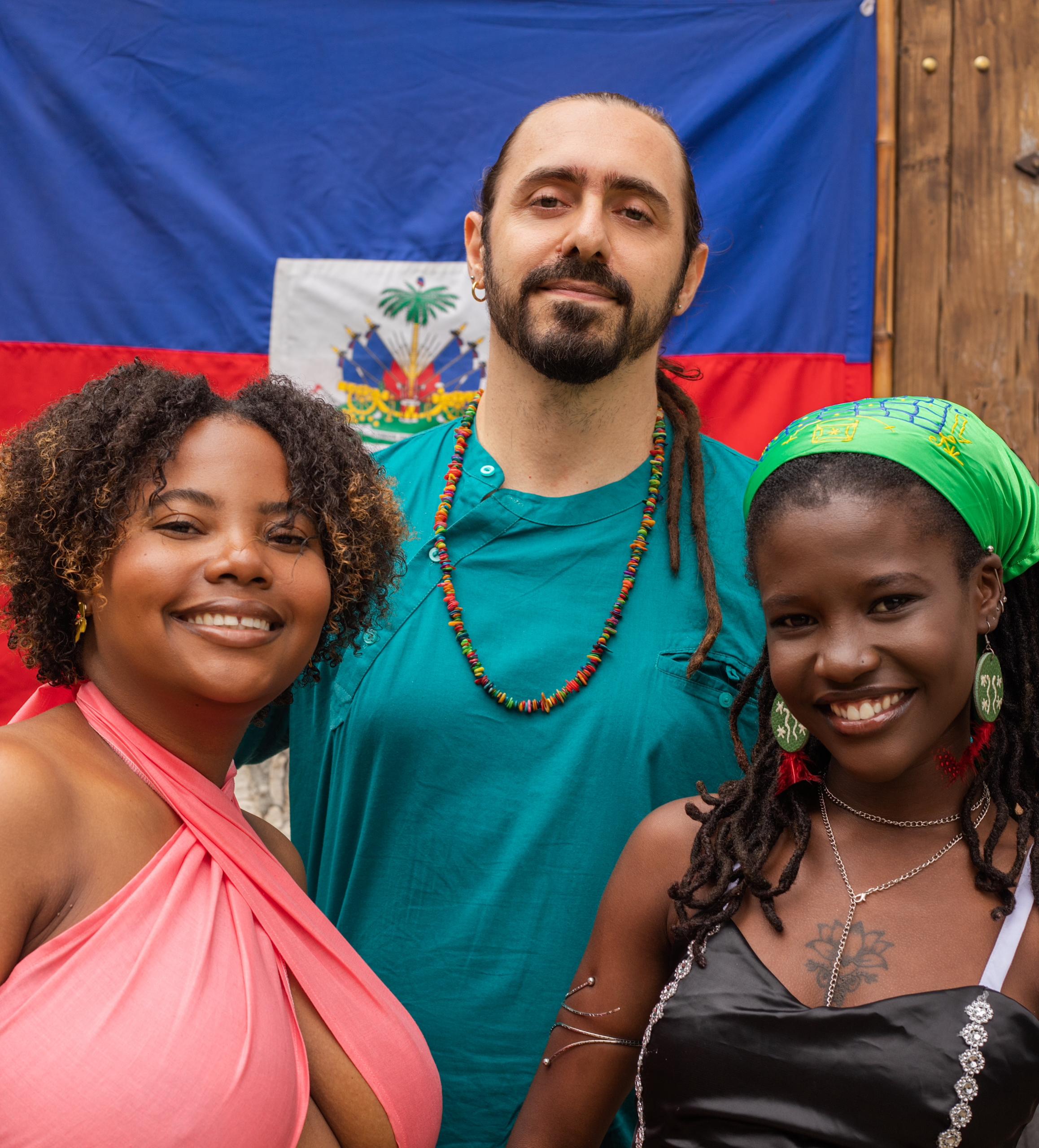 De la gauche vers la droite, Victoria Onélien, Neno Garbers et Magazine Raphaël | © Hansypix