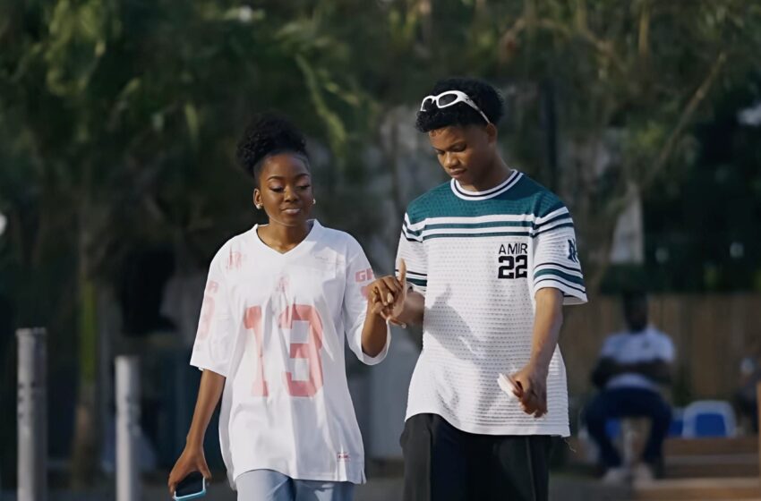  Ariana s’impose entre téléréalité et clip musical avec “Je t’attendrai”