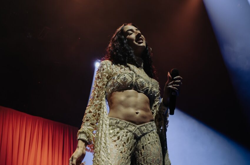  Naïka décroche un Single d’Or en France avec « One Track Mind »