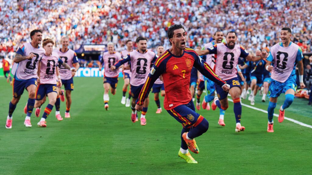 Ferran Torres, et ses coéquipiers, célébrant son but victorieux face à l'Argentine | © Sélection Espagnole Masculine de Football (X)