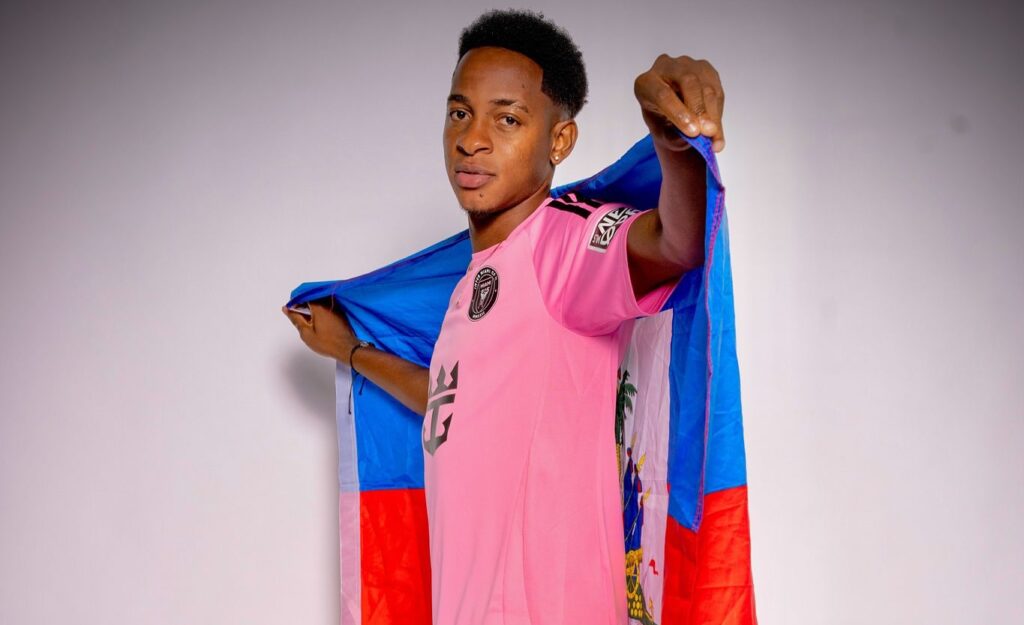 Le jeune haïtien Lovend’s Delinois signe avec l’équipe première d’Inter Miami
