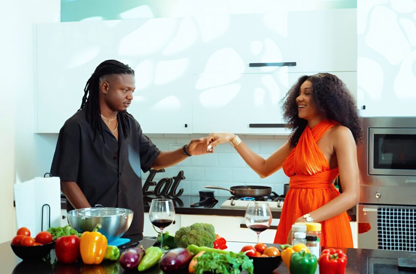  Thelo Famous et Ketza signent le nouveau refrain qui fait sensation
